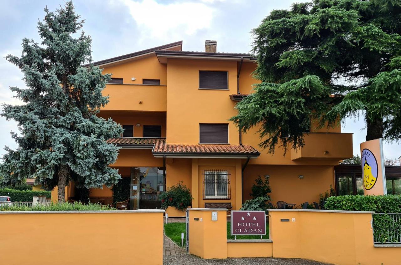 Hotel Cladan Ассизи Экстерьер фото