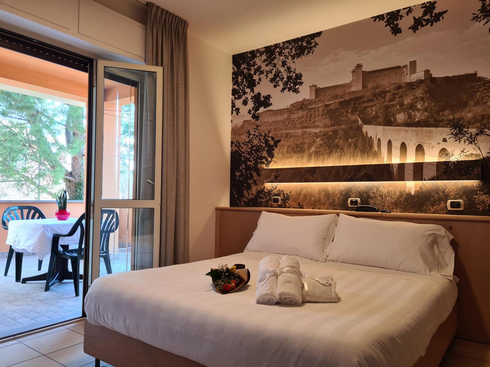 Hotel Cladan Ассизи Экстерьер фото