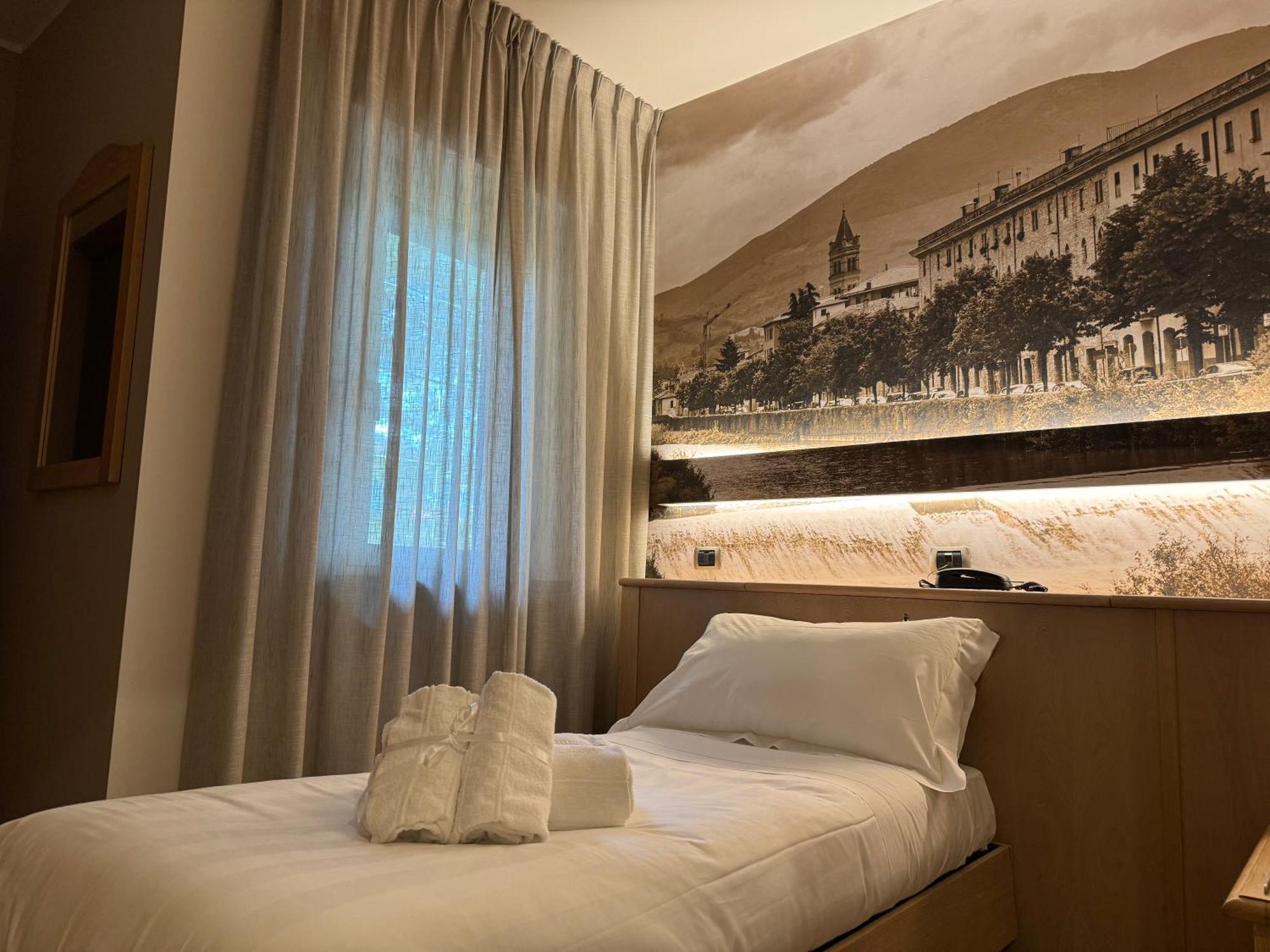 Hotel Cladan Ассизи Экстерьер фото