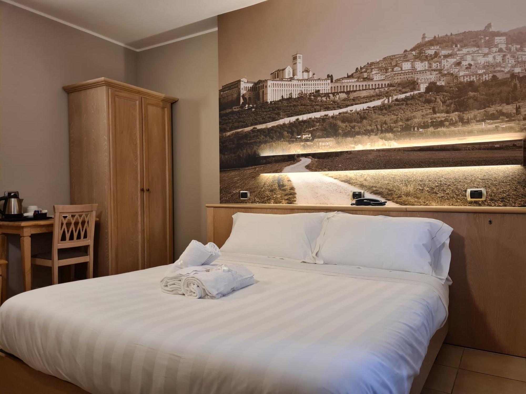 Hotel Cladan Ассизи Экстерьер фото