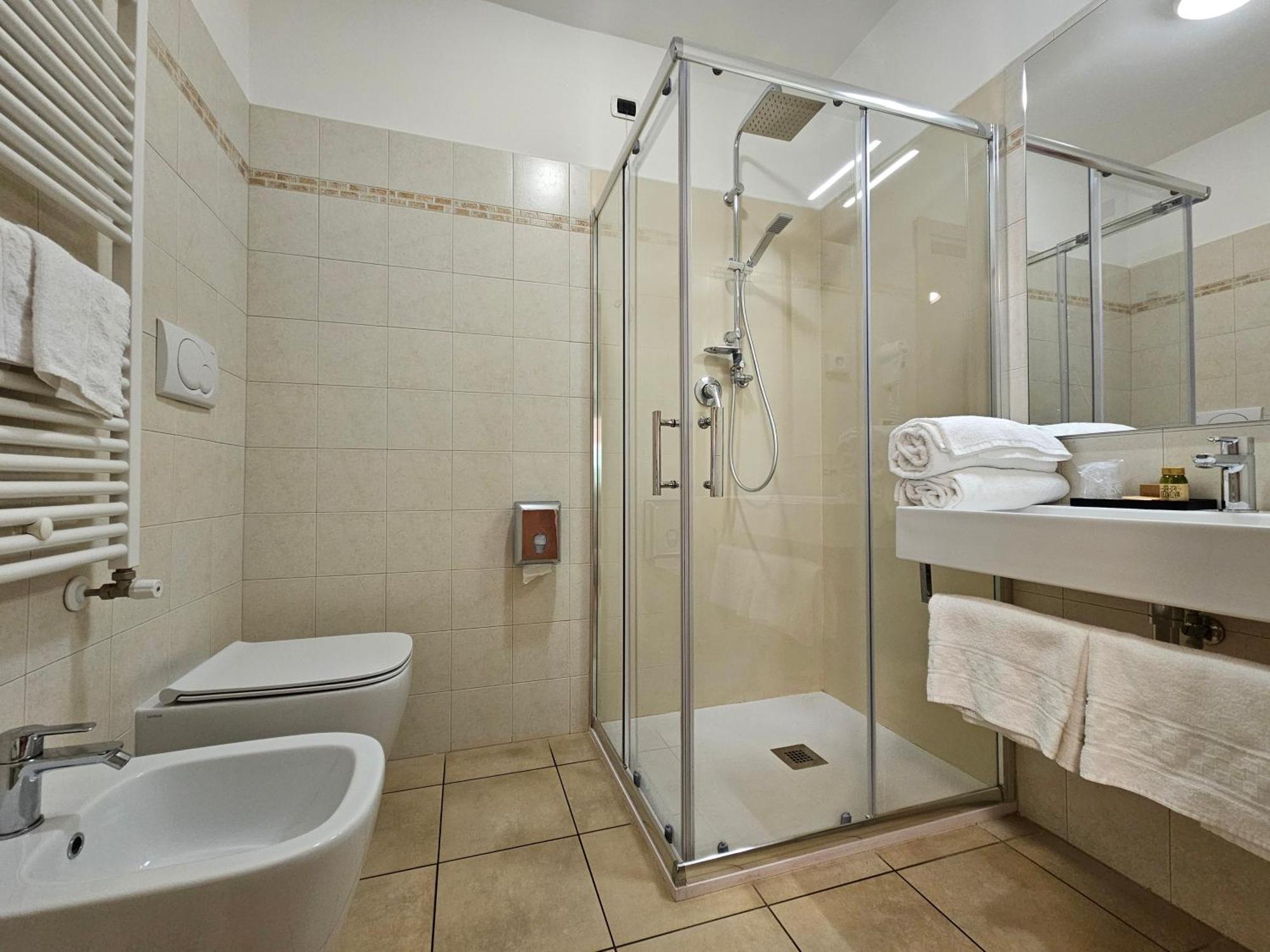 Hotel Cladan Ассизи Экстерьер фото